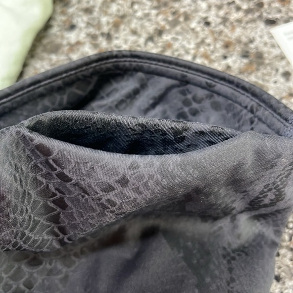 Mono B snake skin texture, effect workout outfit women’s M skinny, key pocket - Picture 4 of 9